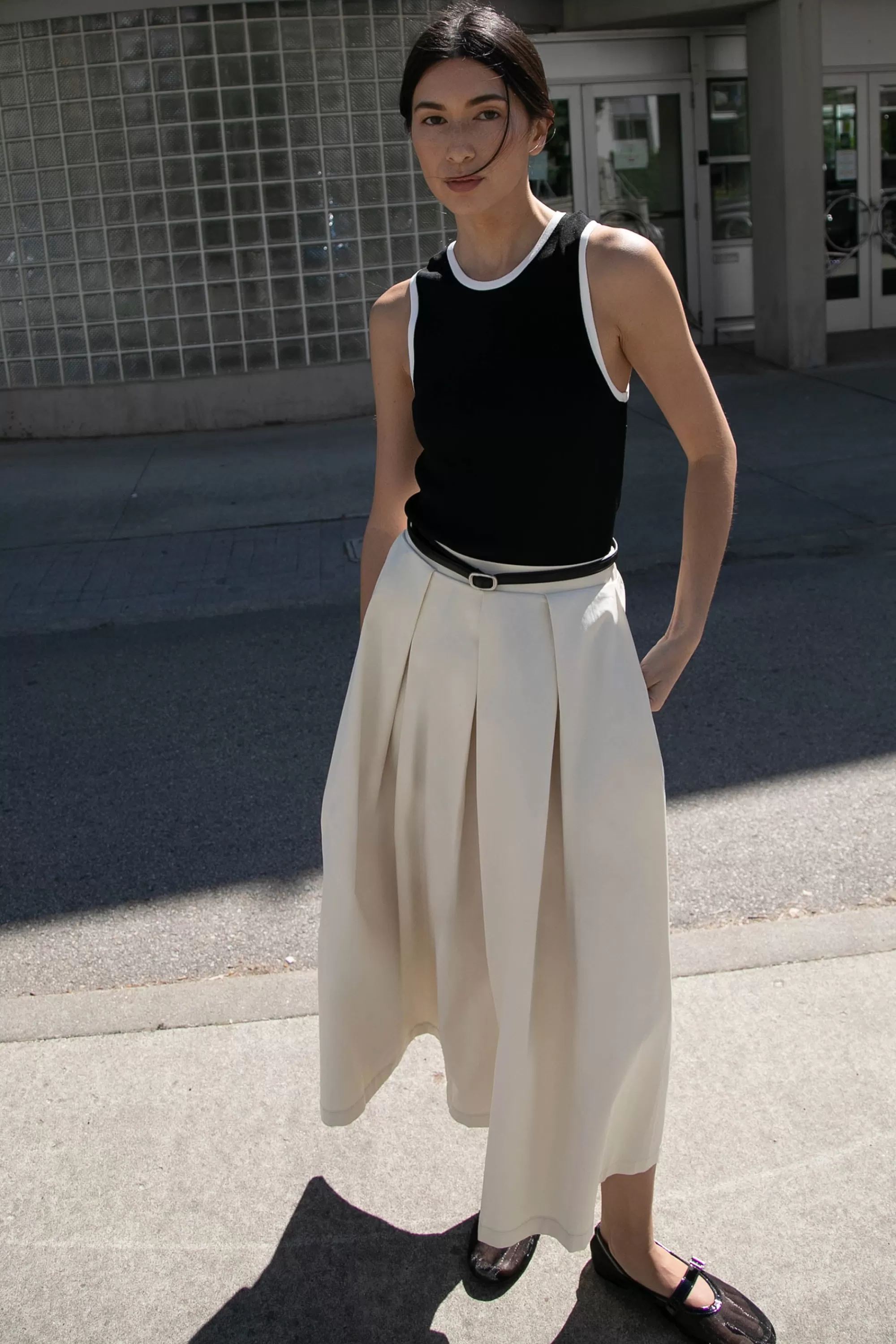 OAK + FORT CONTRAST TRIM RACER BACK TANK TOP | Women Tops | Sweaters & Cardigans