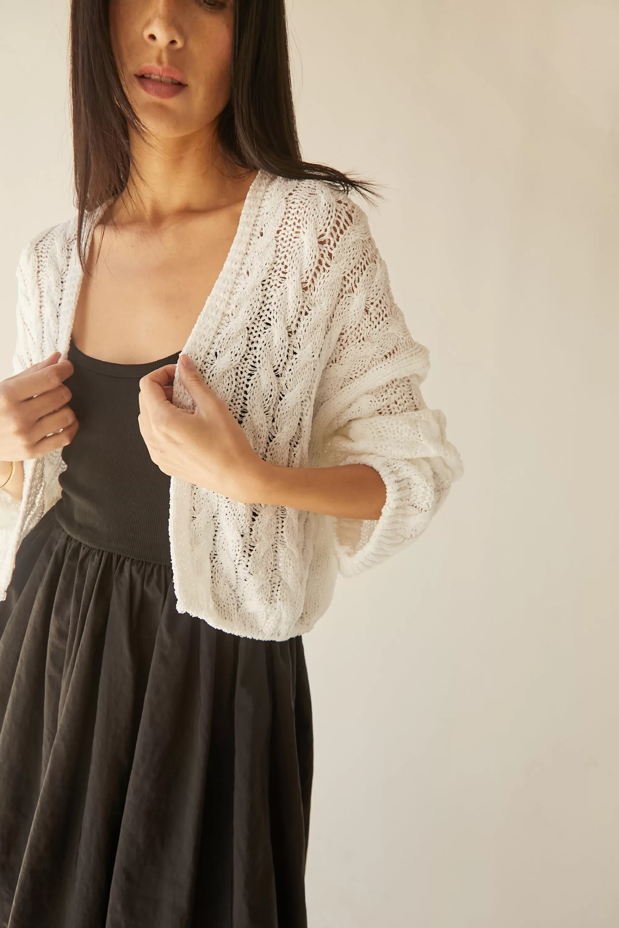 OAK + FORT CROPPED CABLE KNIT CARDIGAN | Women Sweaters & Cardigans