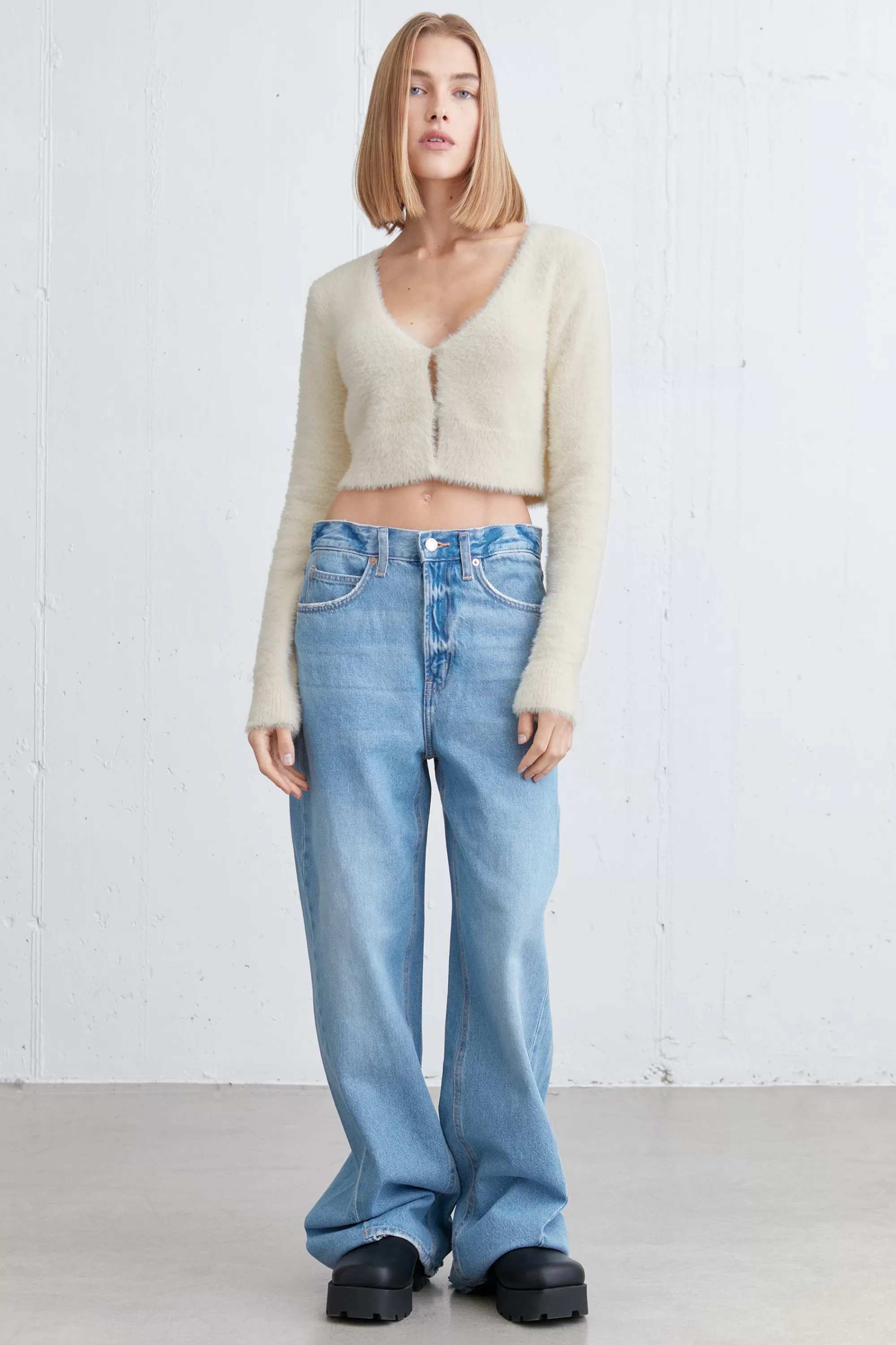 OAK + FORT CROPPED FUZZY CARDIGAN | Women Sweaters & Cardigans
