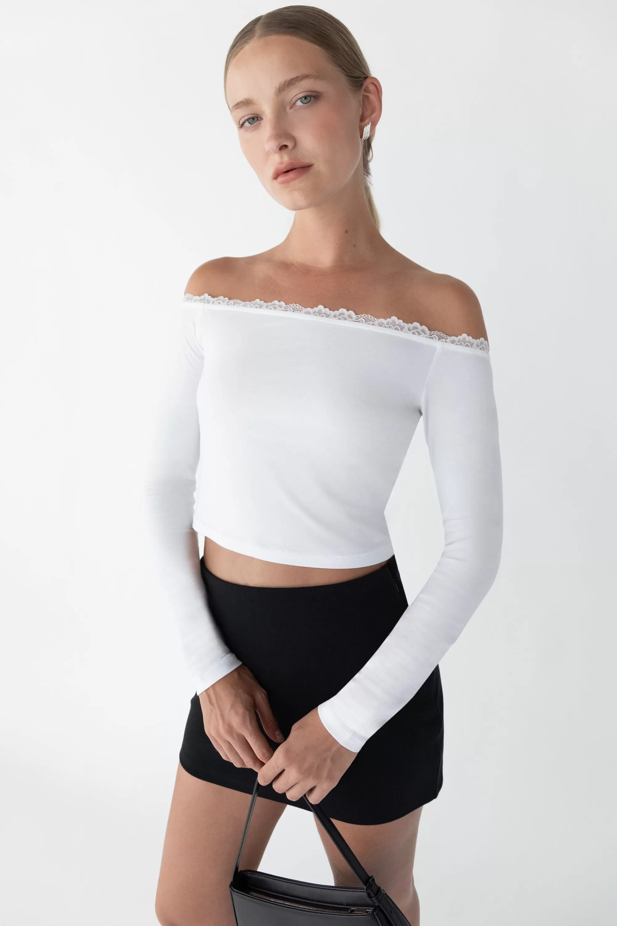 OAK + FORT CROPPED OFF THE SHOULDER TOP WITH LACE TRIM | Women Tops
