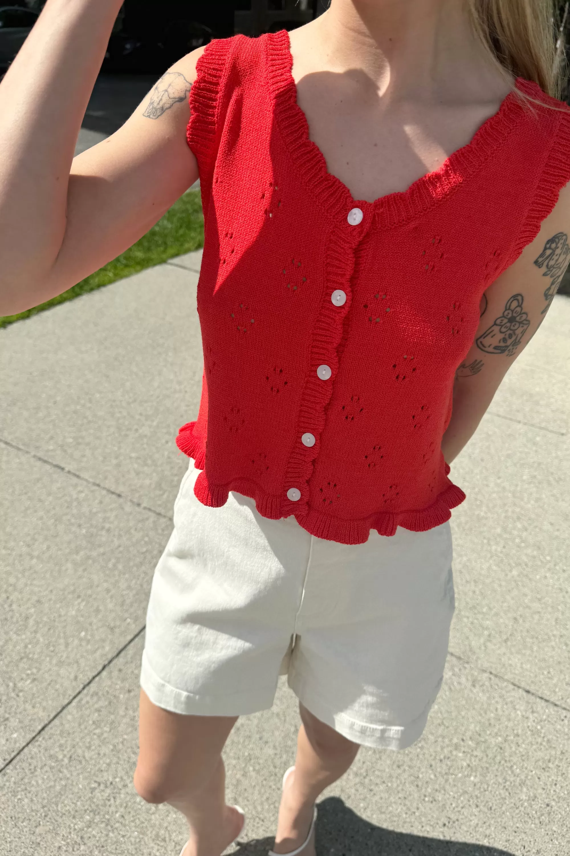 OAK + FORT CROPPED SCALLOPED KNIT TANK | Women Tops | Sweaters & Cardigans