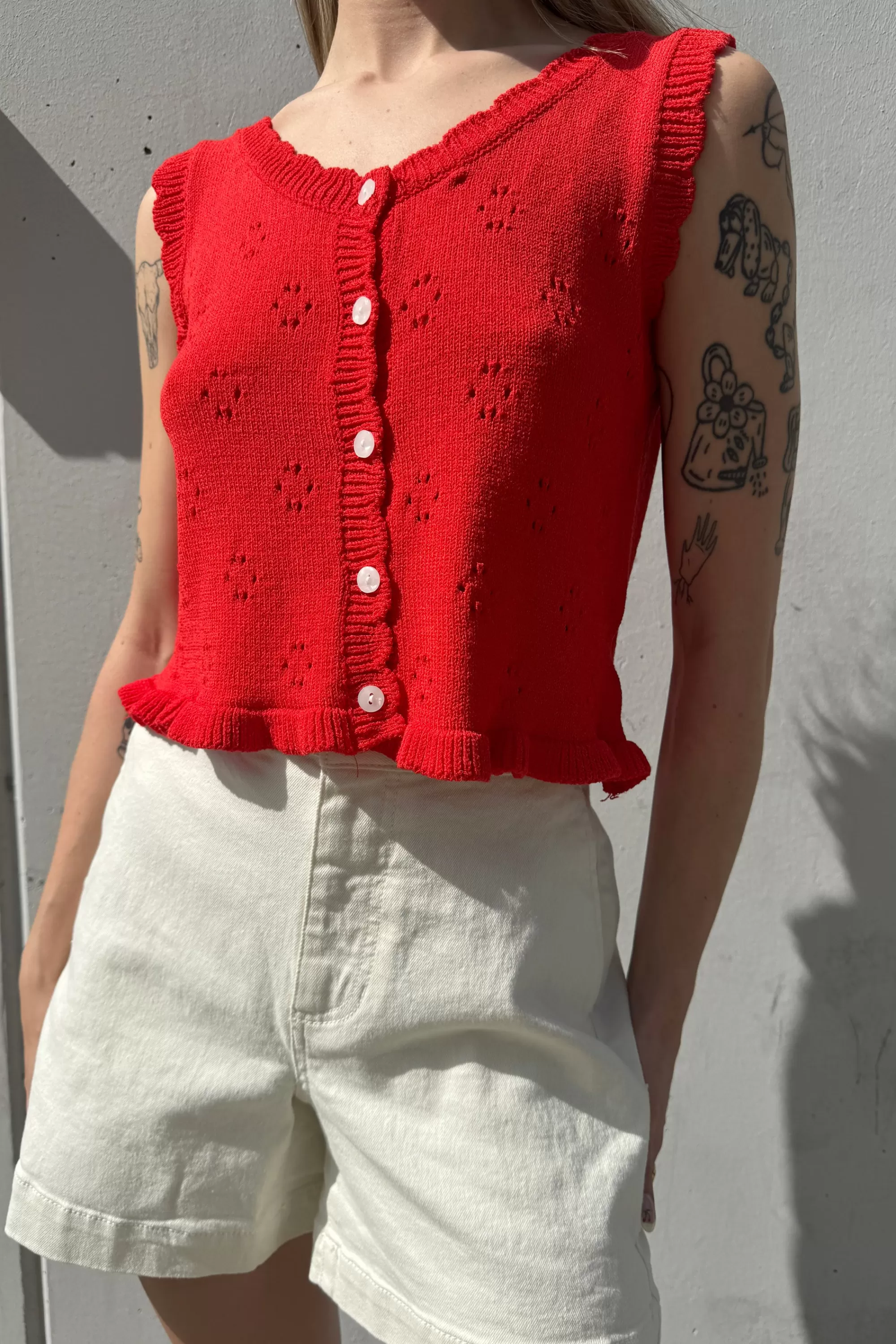 OAK + FORT CROPPED SCALLOPED KNIT TANK | Women Tops | Sweaters & Cardigans