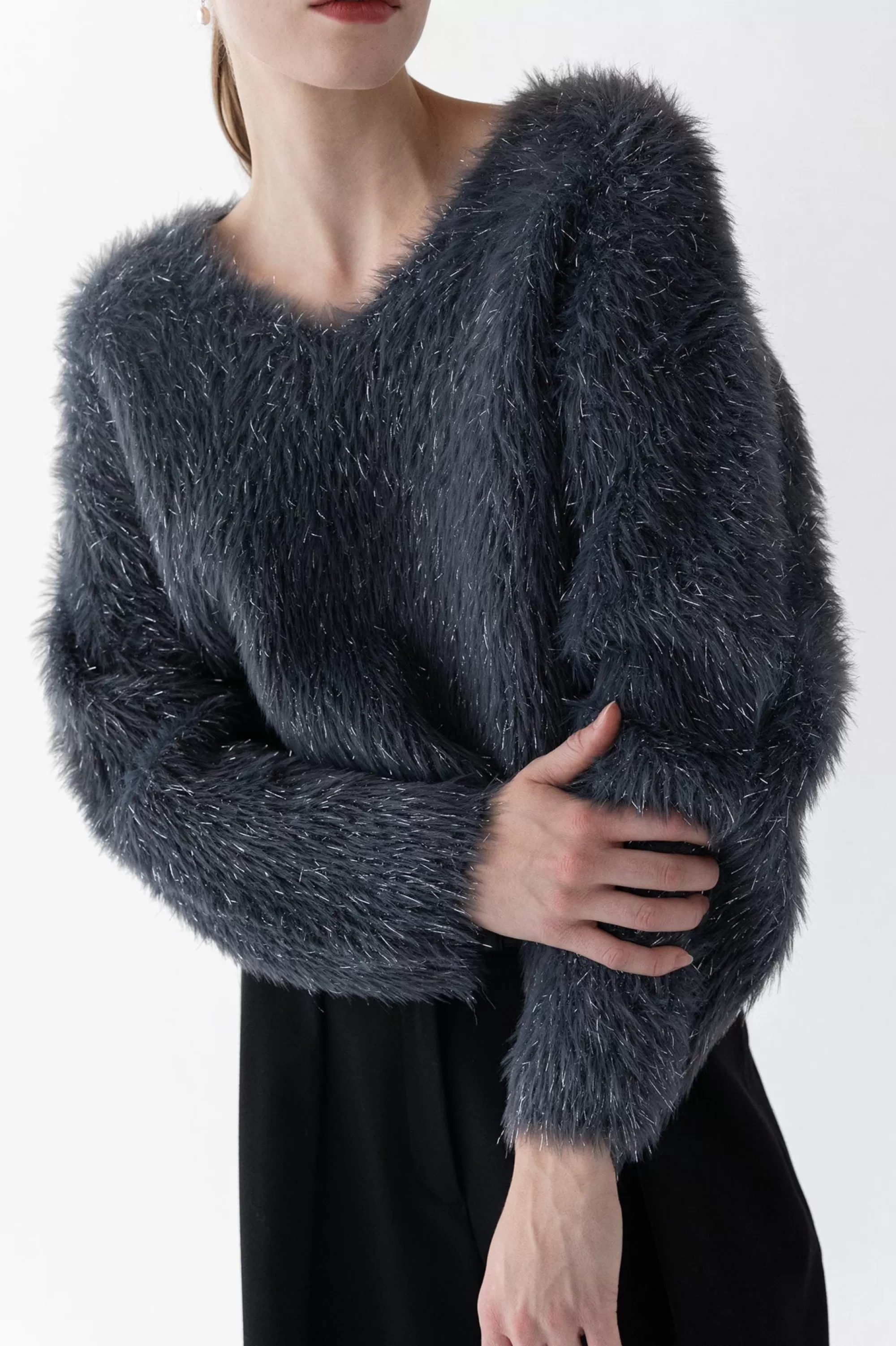 OAK + FORT FUZZY METALLIC TINSEL SWEATER | Women Sweaters & Cardigans