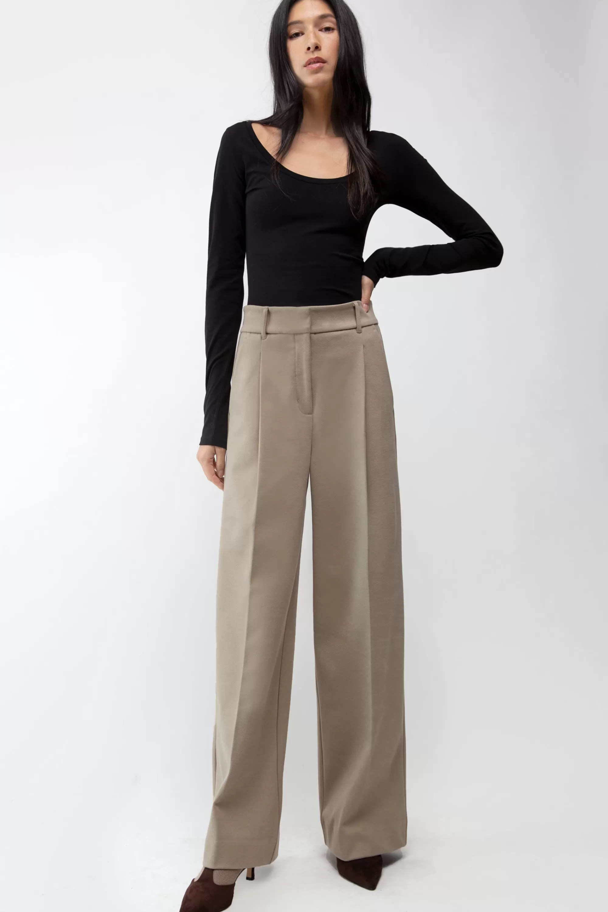 OAK + FORT HIGH-RISE STRAIGHT LEG TROUSER WITH PLEATS | Women Pants