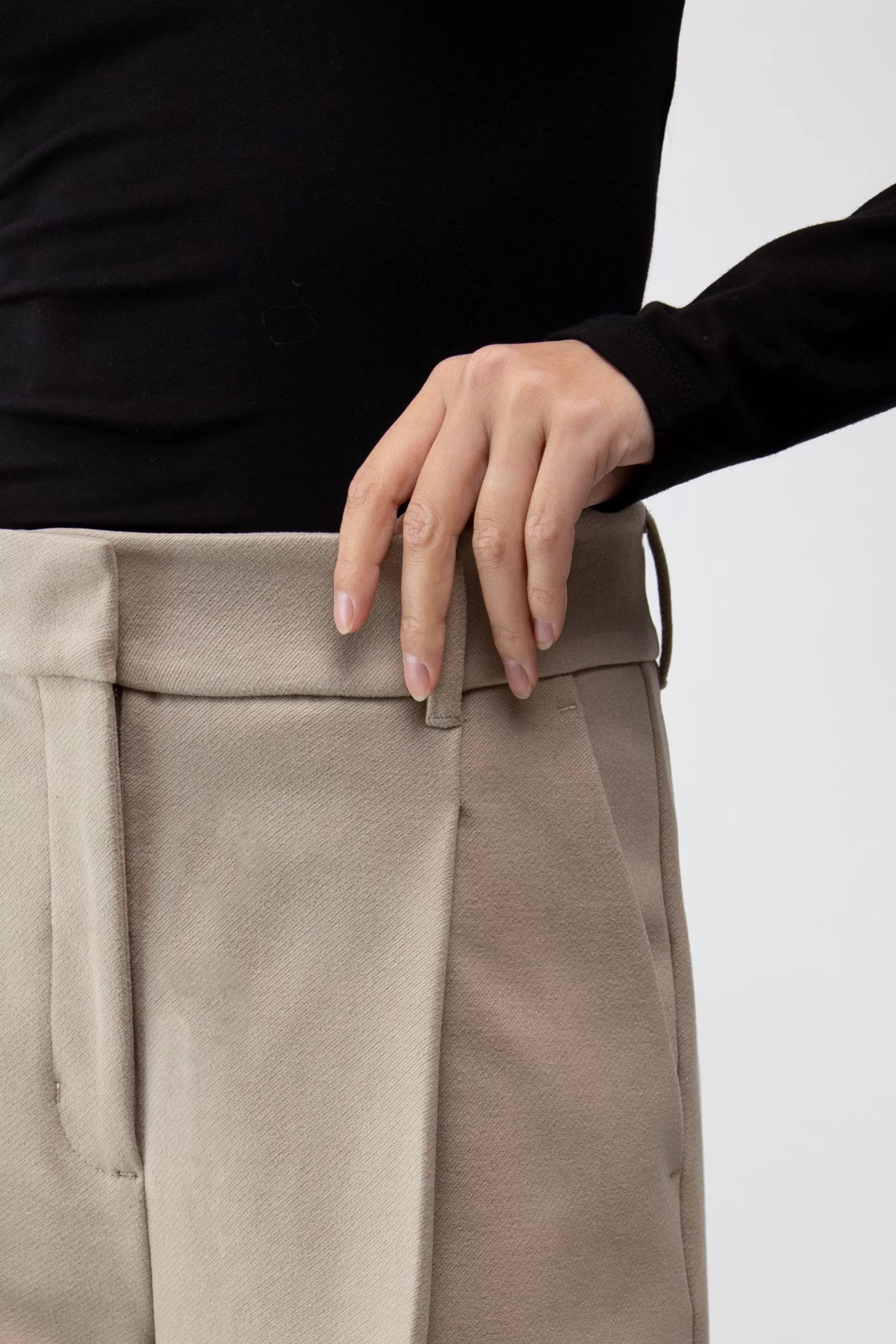 OAK + FORT HIGH-RISE STRAIGHT LEG TROUSER WITH PLEATS | Women Pants