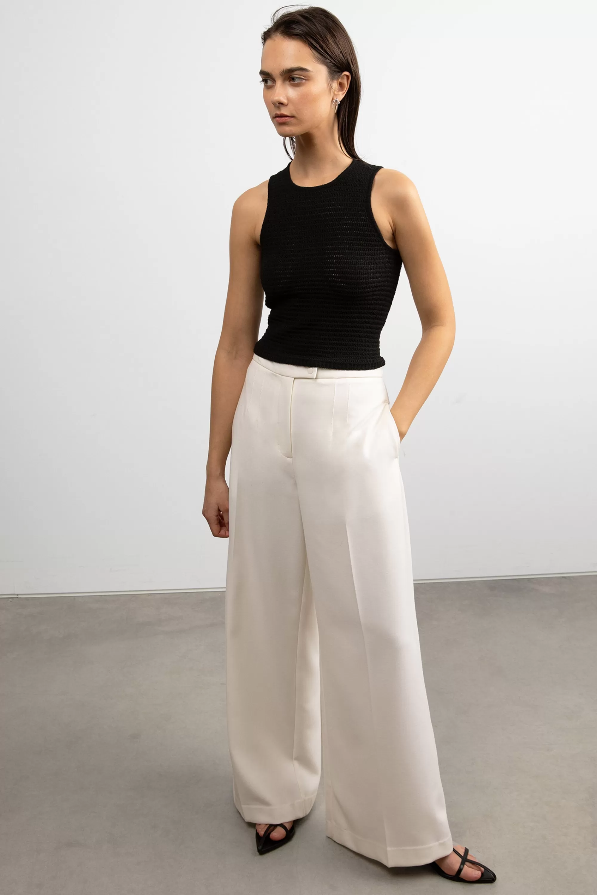 OAK + FORT HIGH-RISE WIDE LEG TROUSER | Women Pants