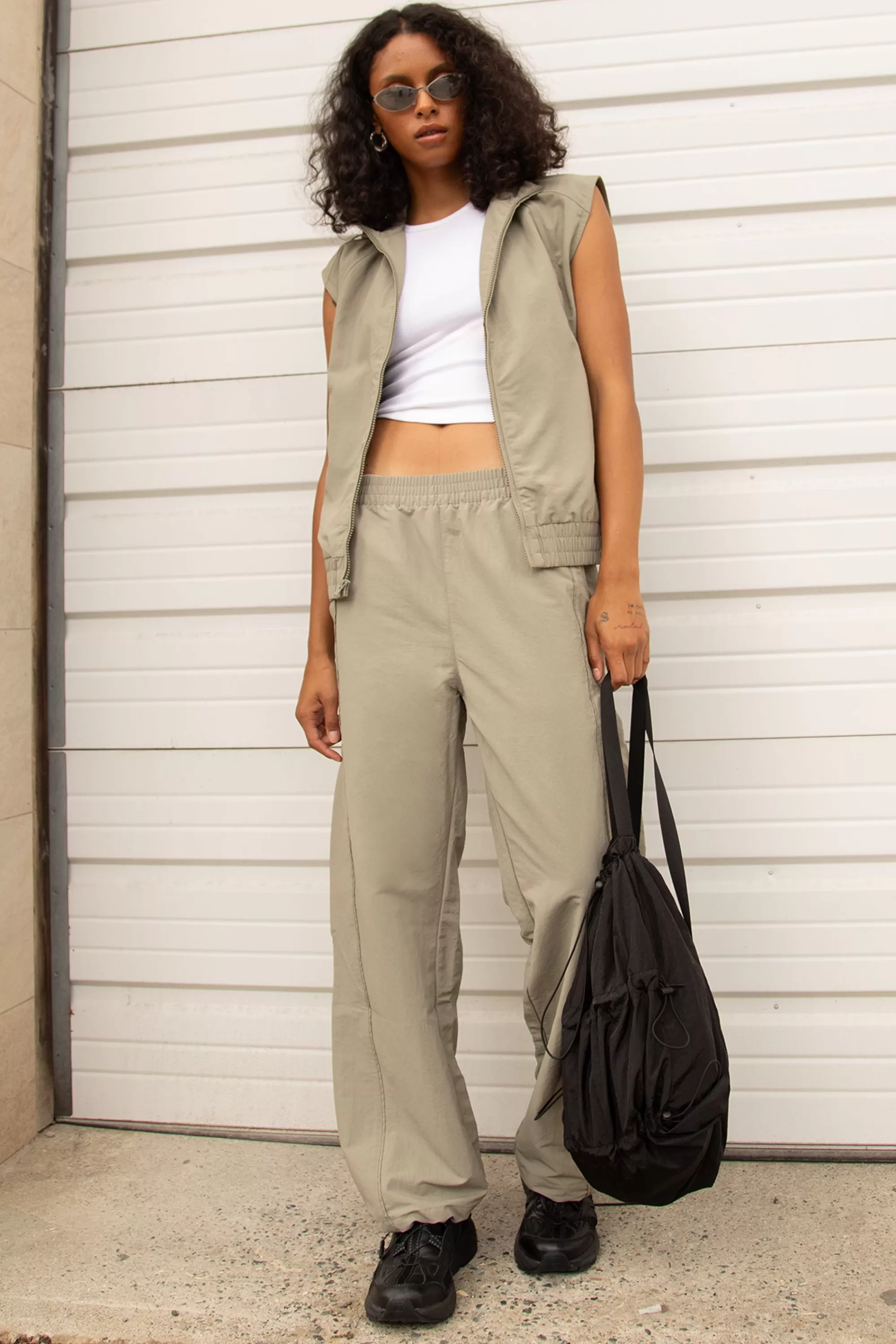 OAK + FORT NYLON PARACHUTE WIDE LEG PANT | Women Pants