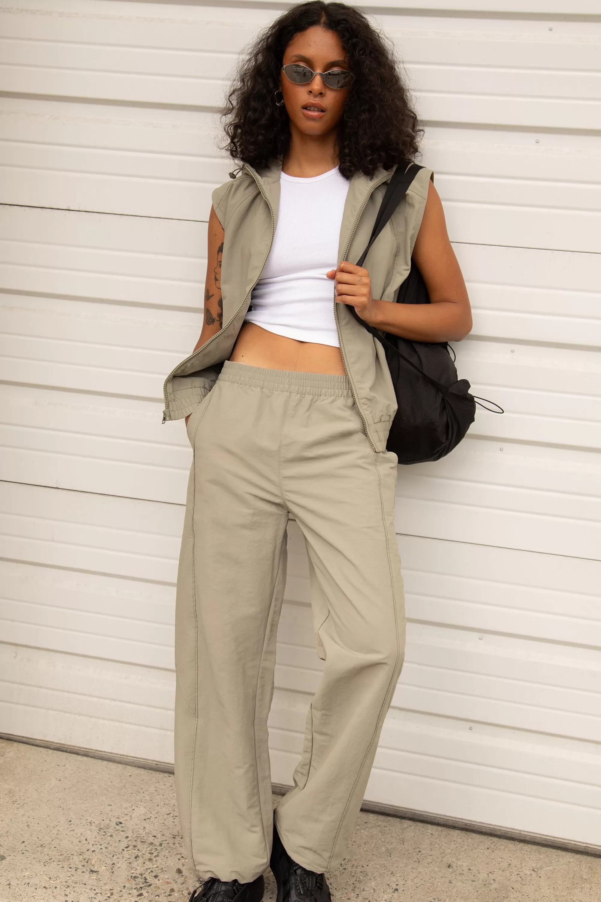 OAK + FORT NYLON PARACHUTE WIDE LEG PANT | Women Pants