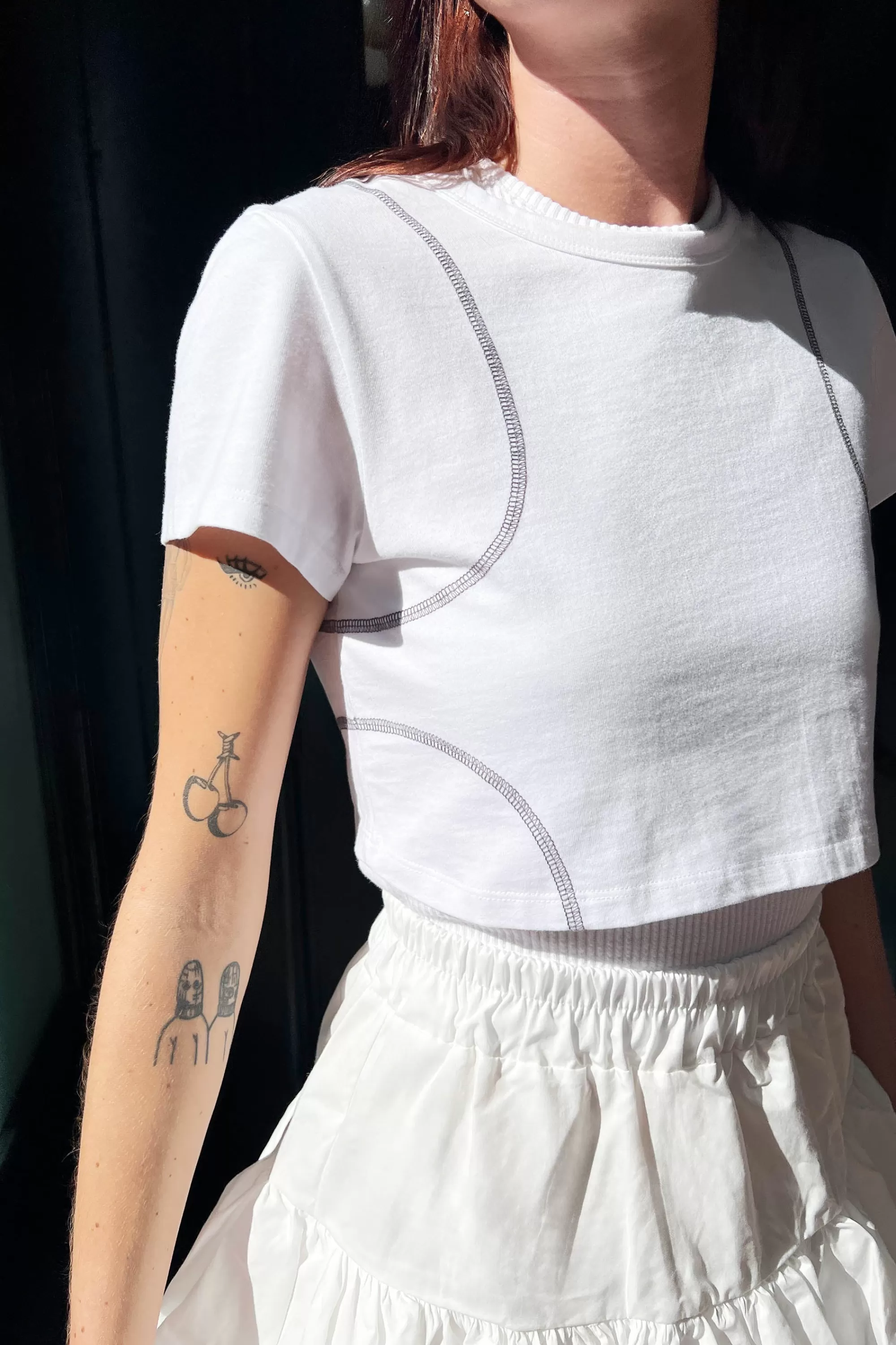 OAK + FORT ORGANIC COTTON CROPPED TEE WITH STITCHING | Women Tops