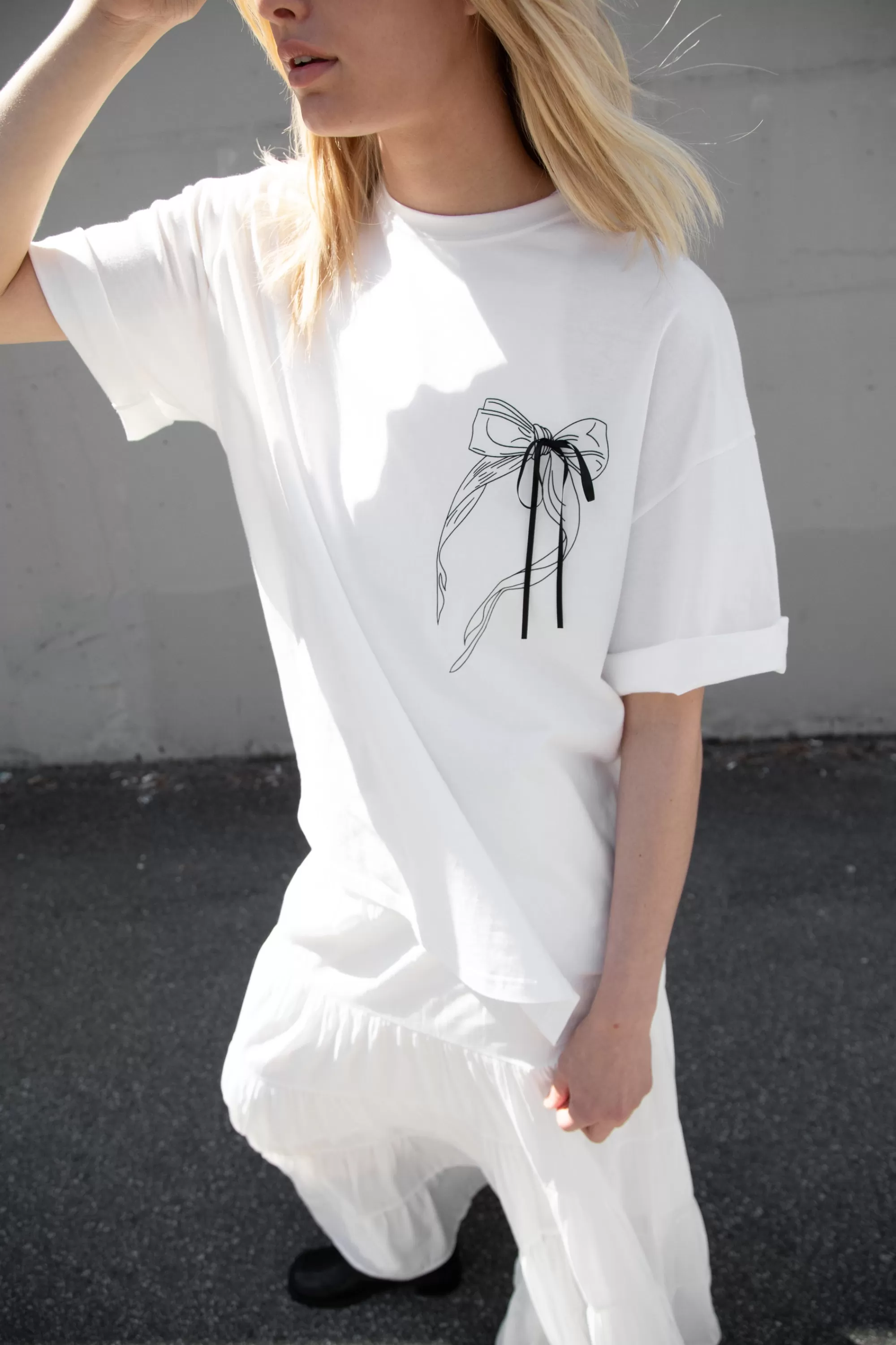OAK + FORT OVERSIZED T-SHIRT WITH BOW GRAPHIC | Women Tops