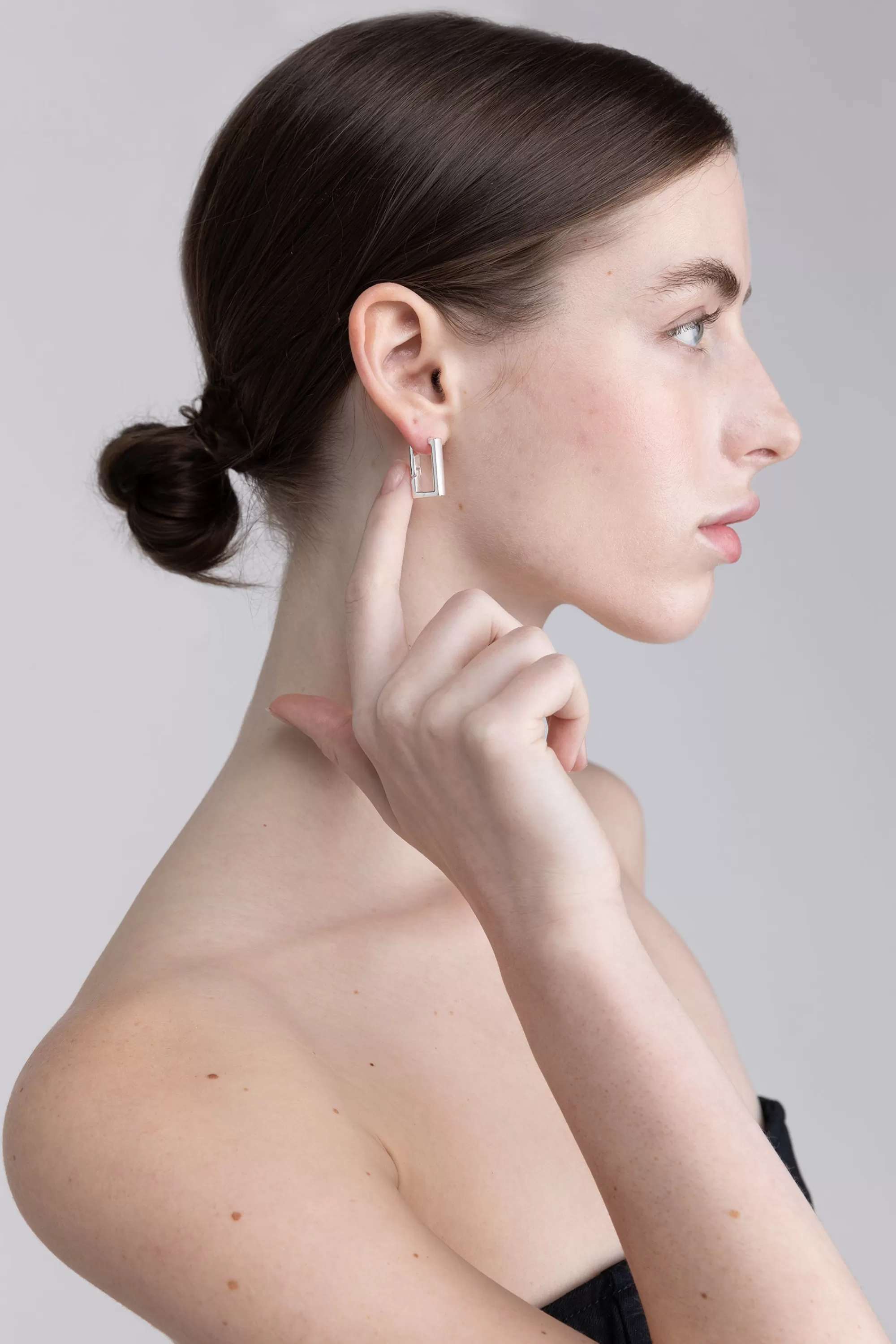OAK + FORT RECTANGULAR HOOP EARRING | Women Earrings | Earrings