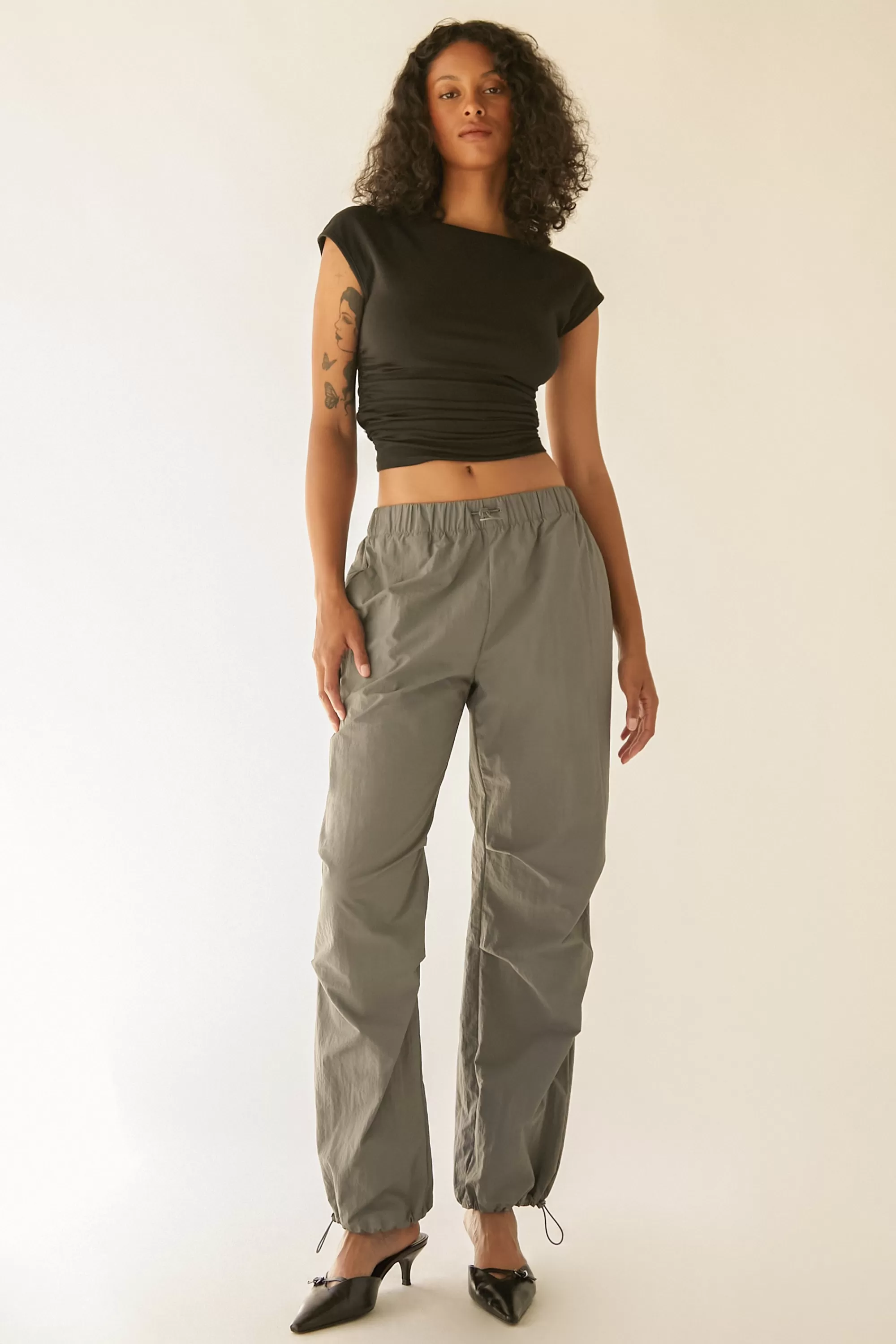 OAK + FORT RECYCLED NYLON PARACHUTE PANT | Women Pants