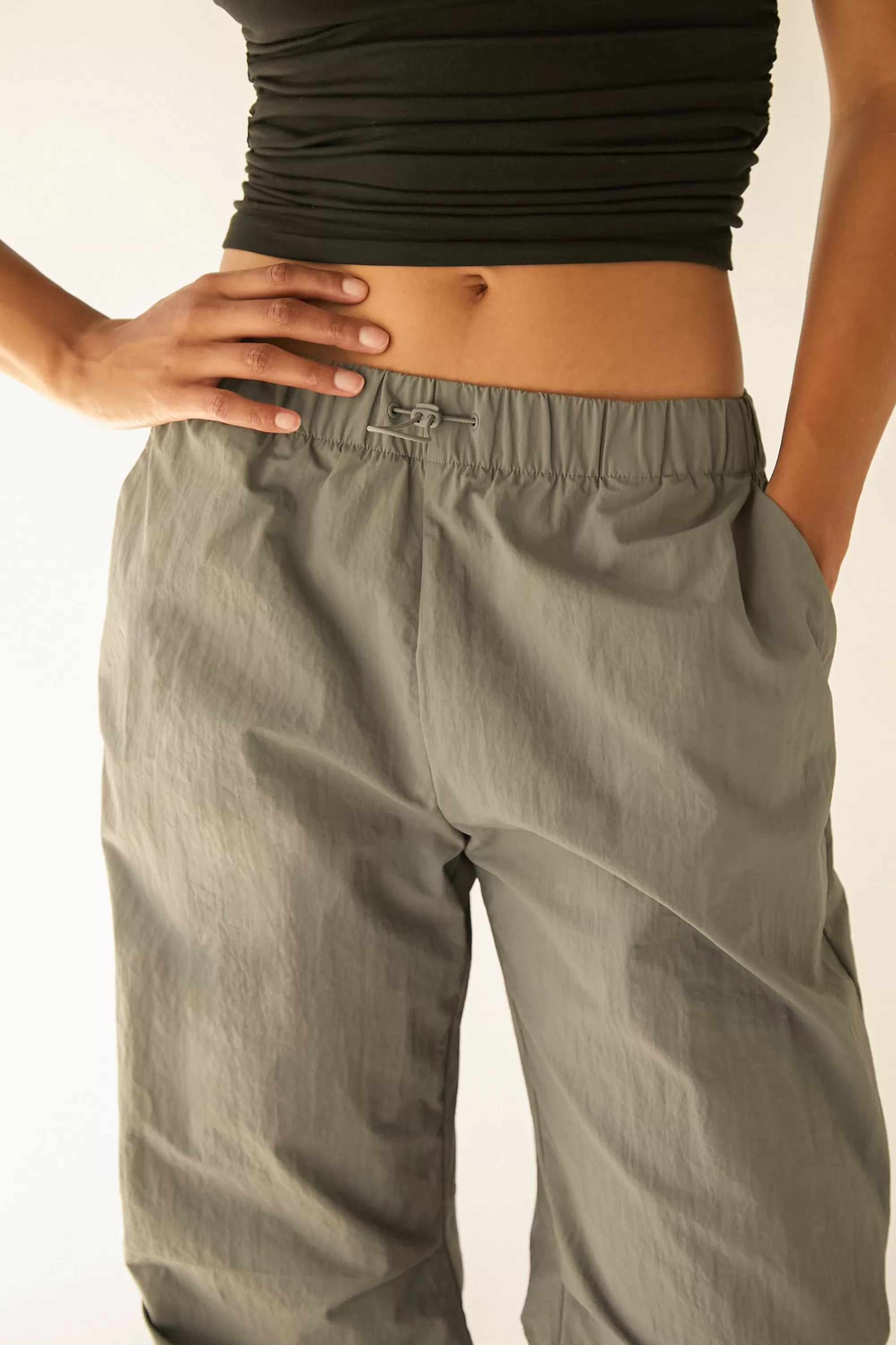 OAK + FORT RECYCLED NYLON PARACHUTE PANT | Women Pants