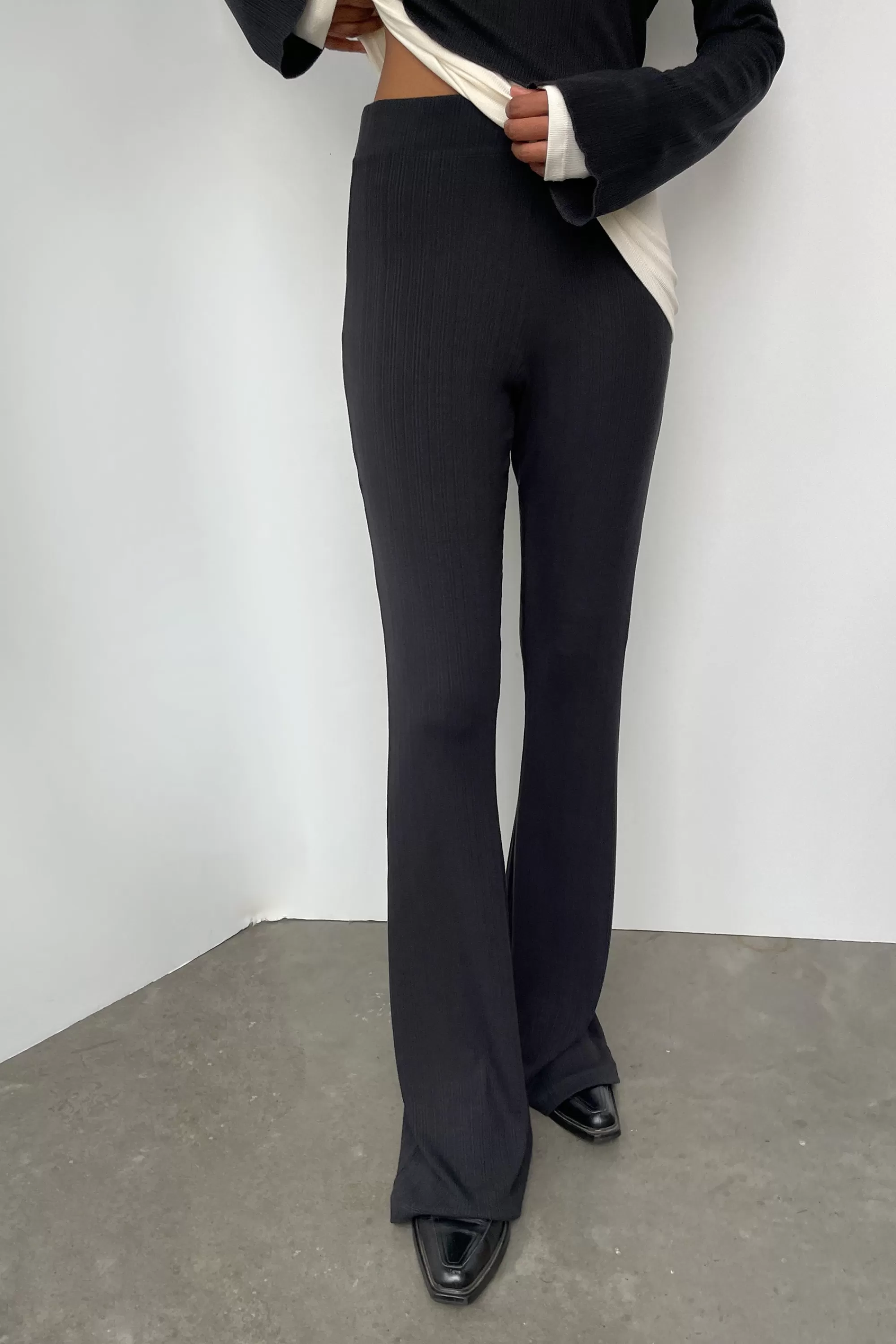 OAK + FORT RIBBED FLARED PANT | Women Pants