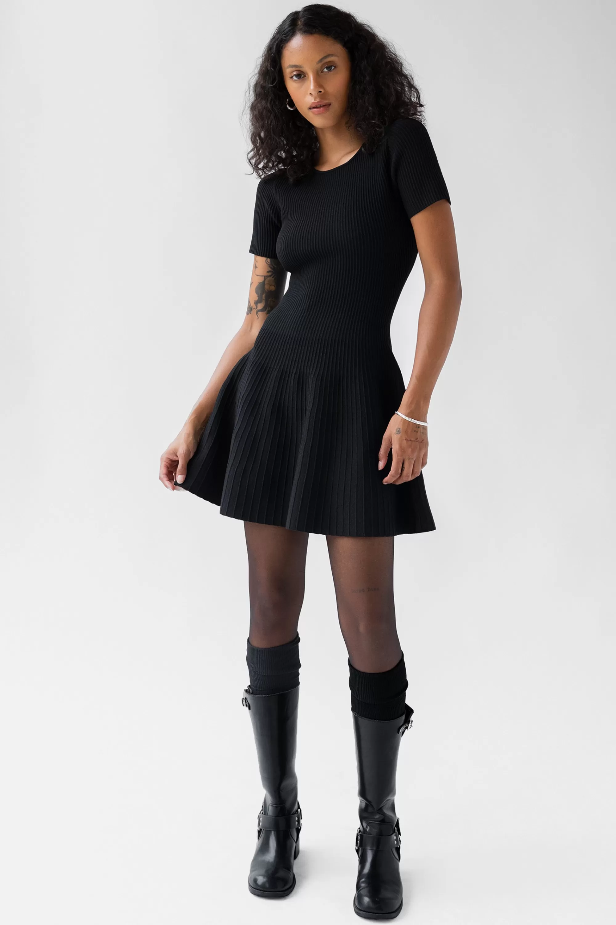 OAK + FORT RIBBED SHORT SLEEVE MINI DRESS | Women Dresses