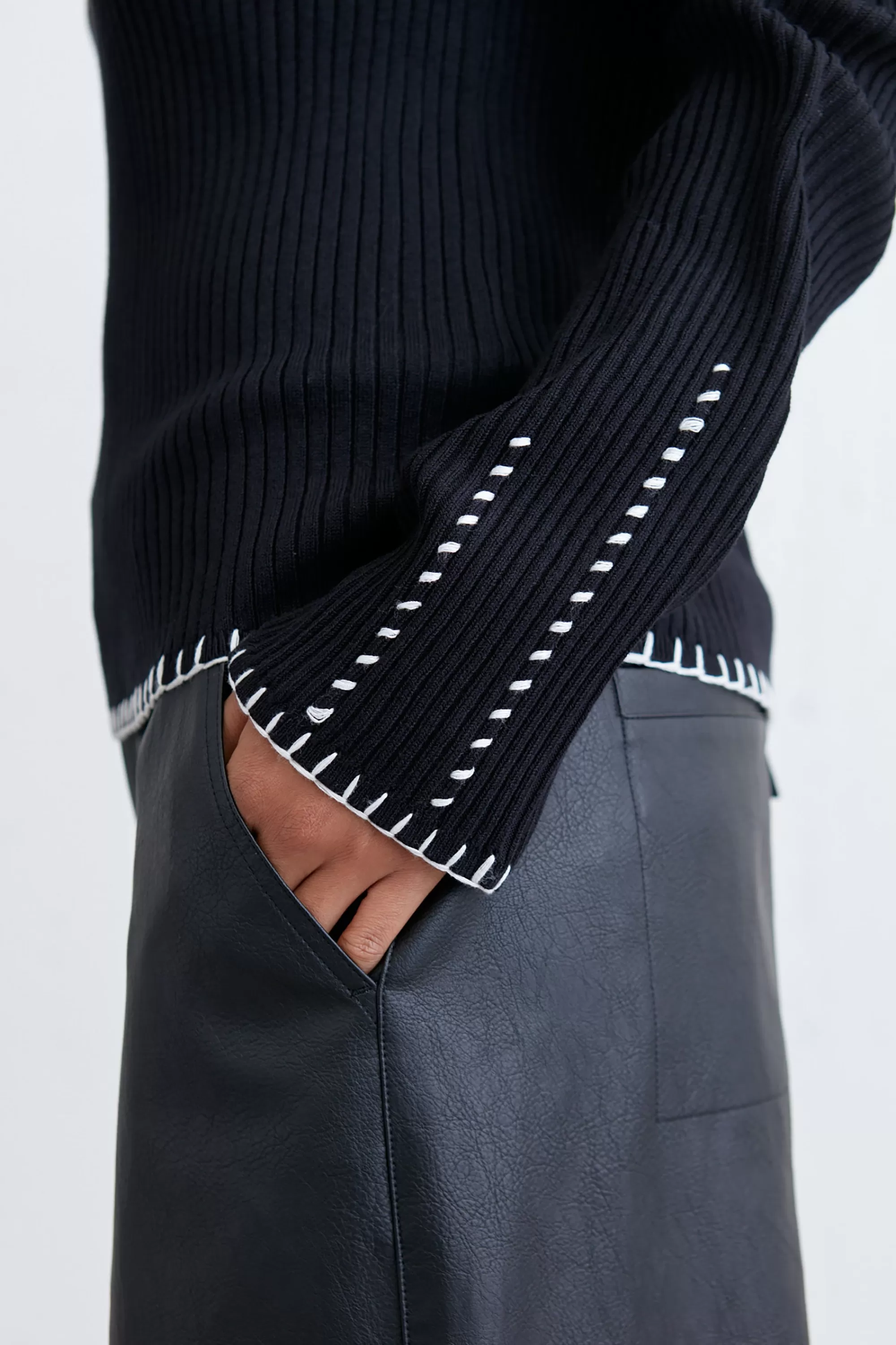OAK + FORT RIBBED SWEATER WITH CONTRAST STITCHING | Women Sweaters & Cardigans