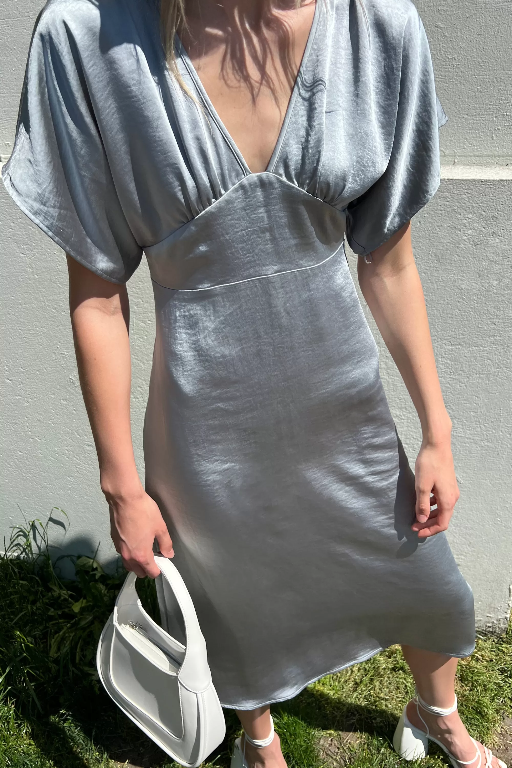 OAK + FORT SATIN BUTTERFLY SLEEVE MIDI DRESS | Women Dresses