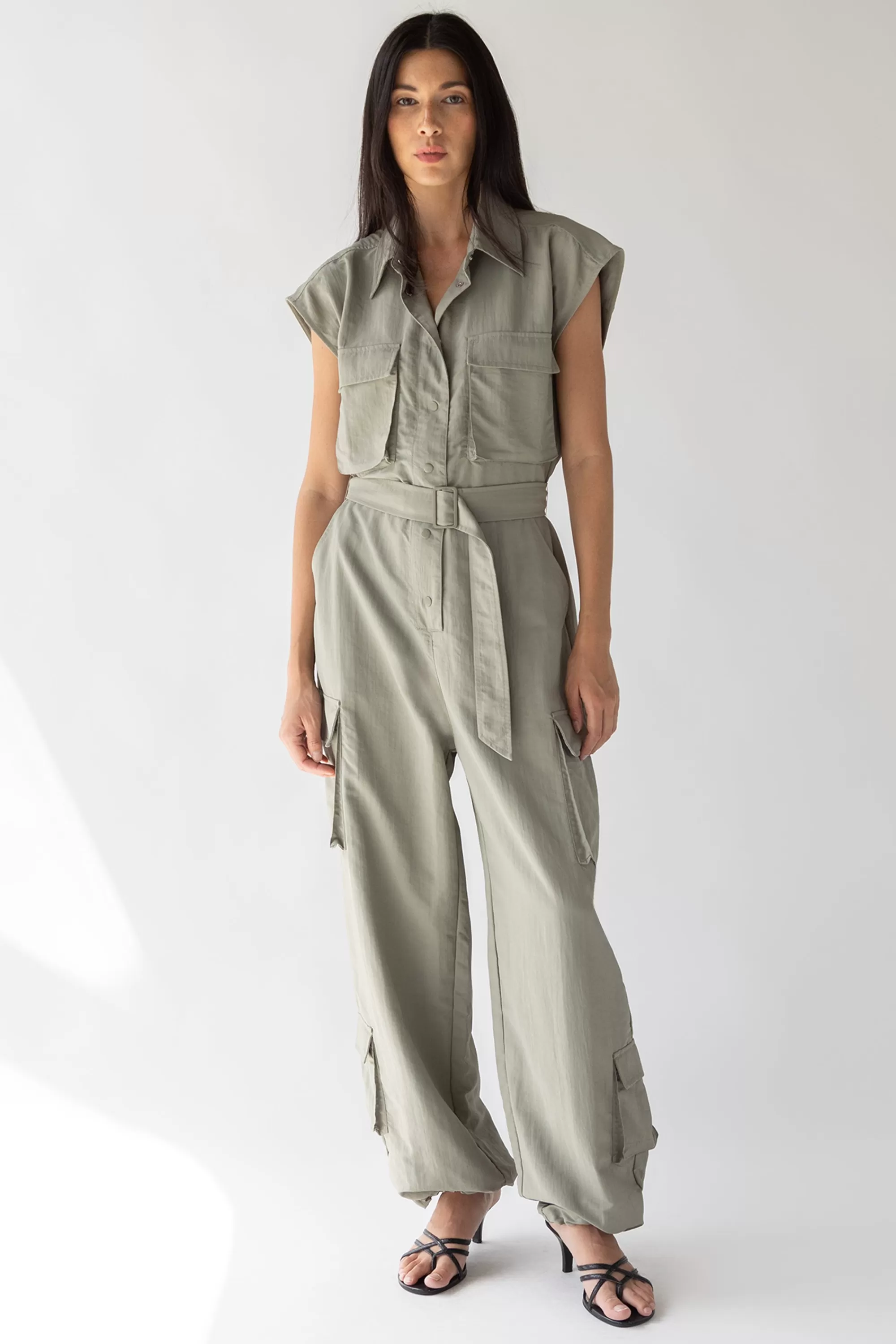 OAK + FORT SLEEVELESS CARGO JUMPSUIT | Women Jumpsuits