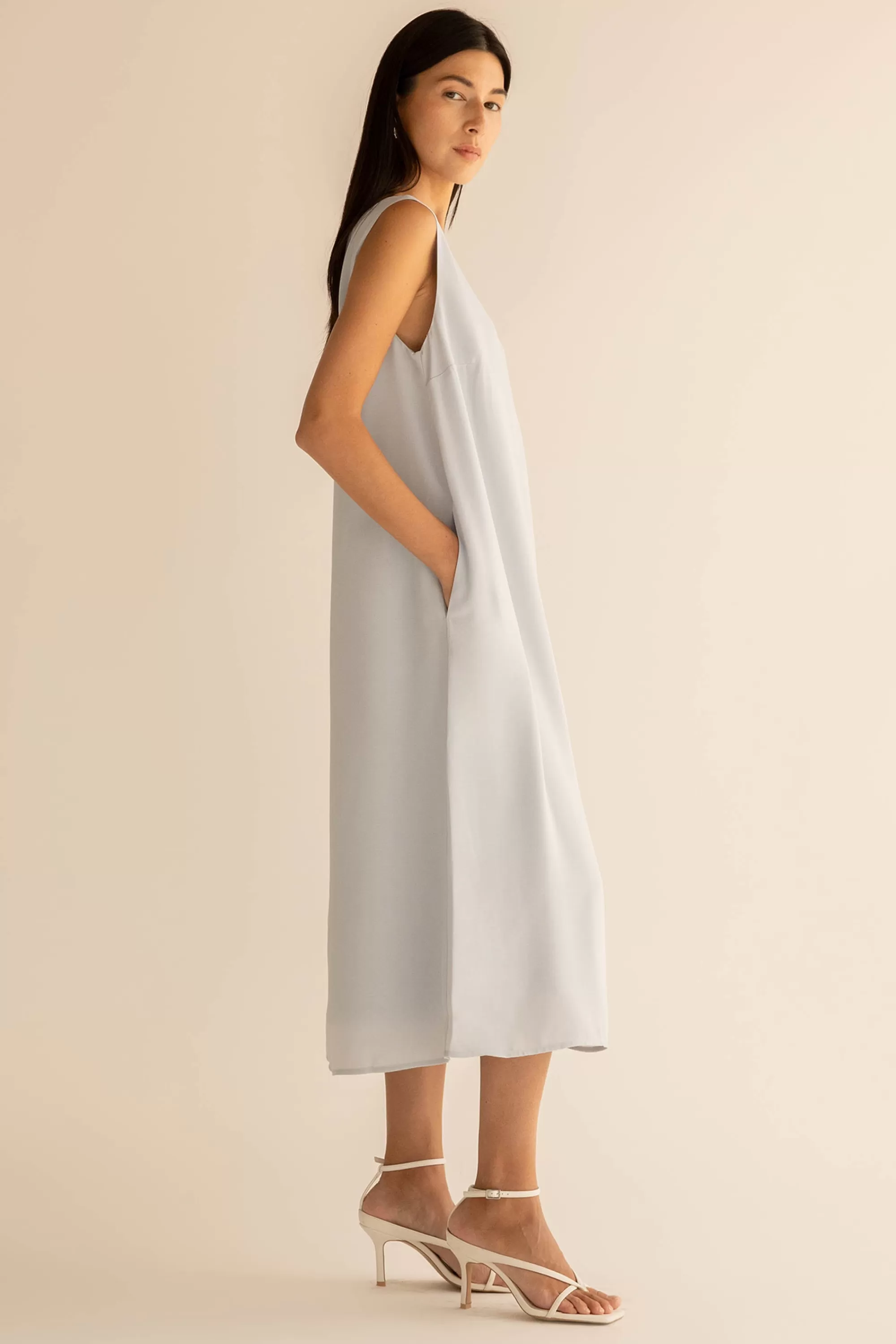 OAK + FORT SLEEVELESS MIDI DRESS | Women Dresses
