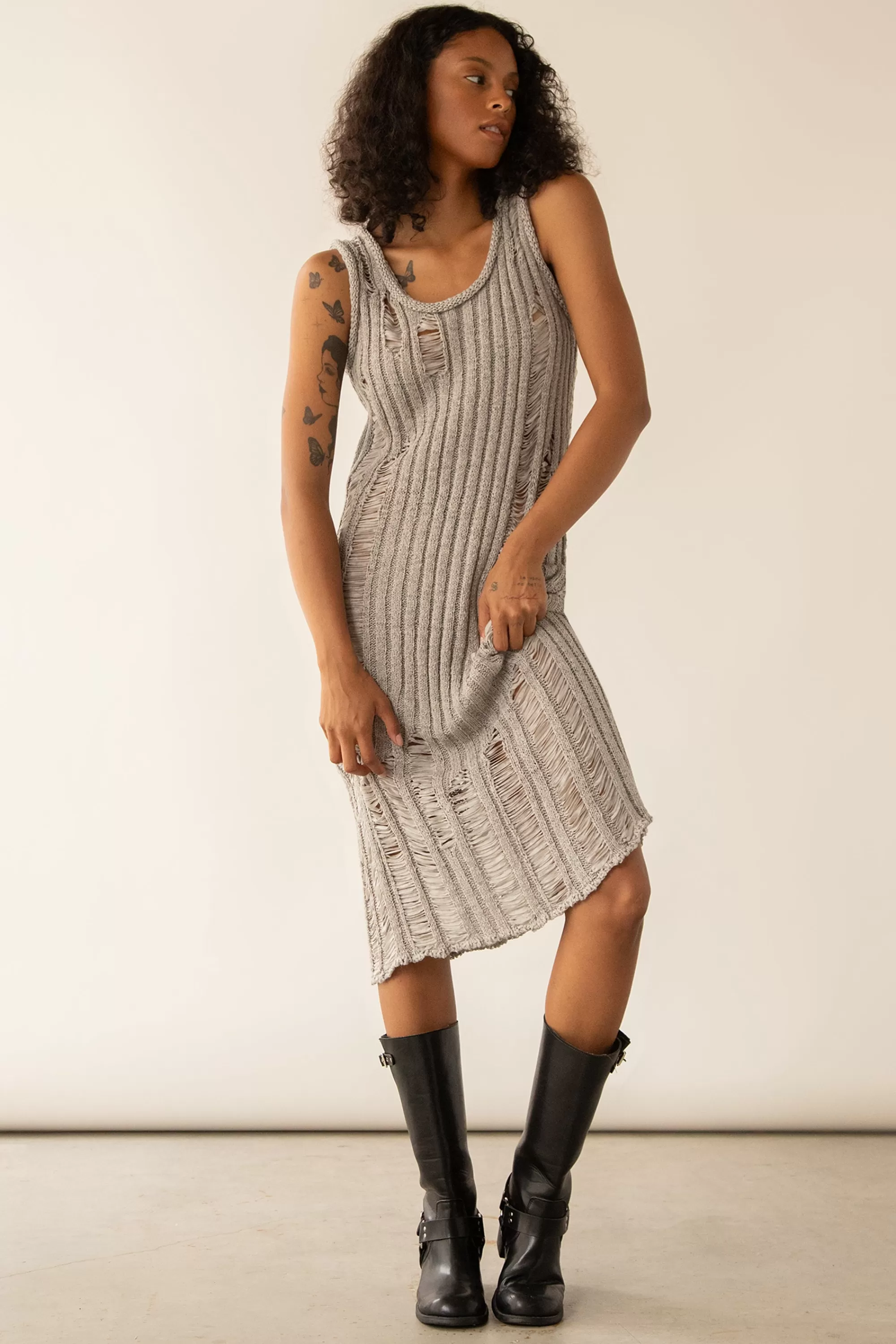OAK + FORT SLEEVELESS RIB-KNIT DISTRESSED MIDI DRESS | Women Dresses