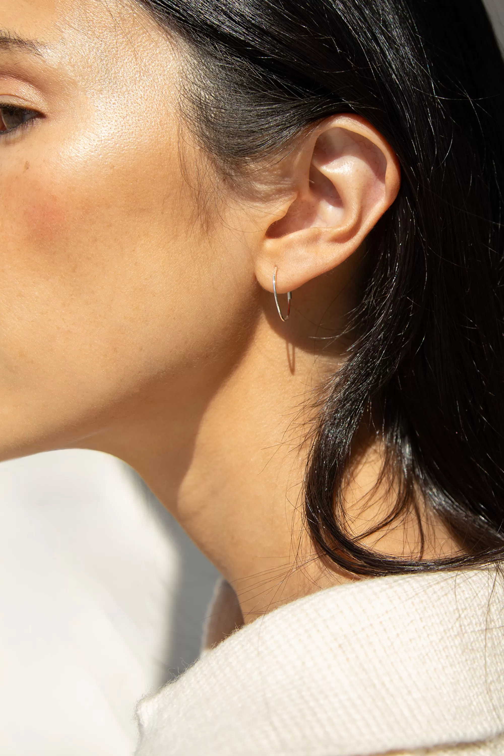 OAK + FORT SMALL DAINTY HOOP | Women Earrings | Earrings