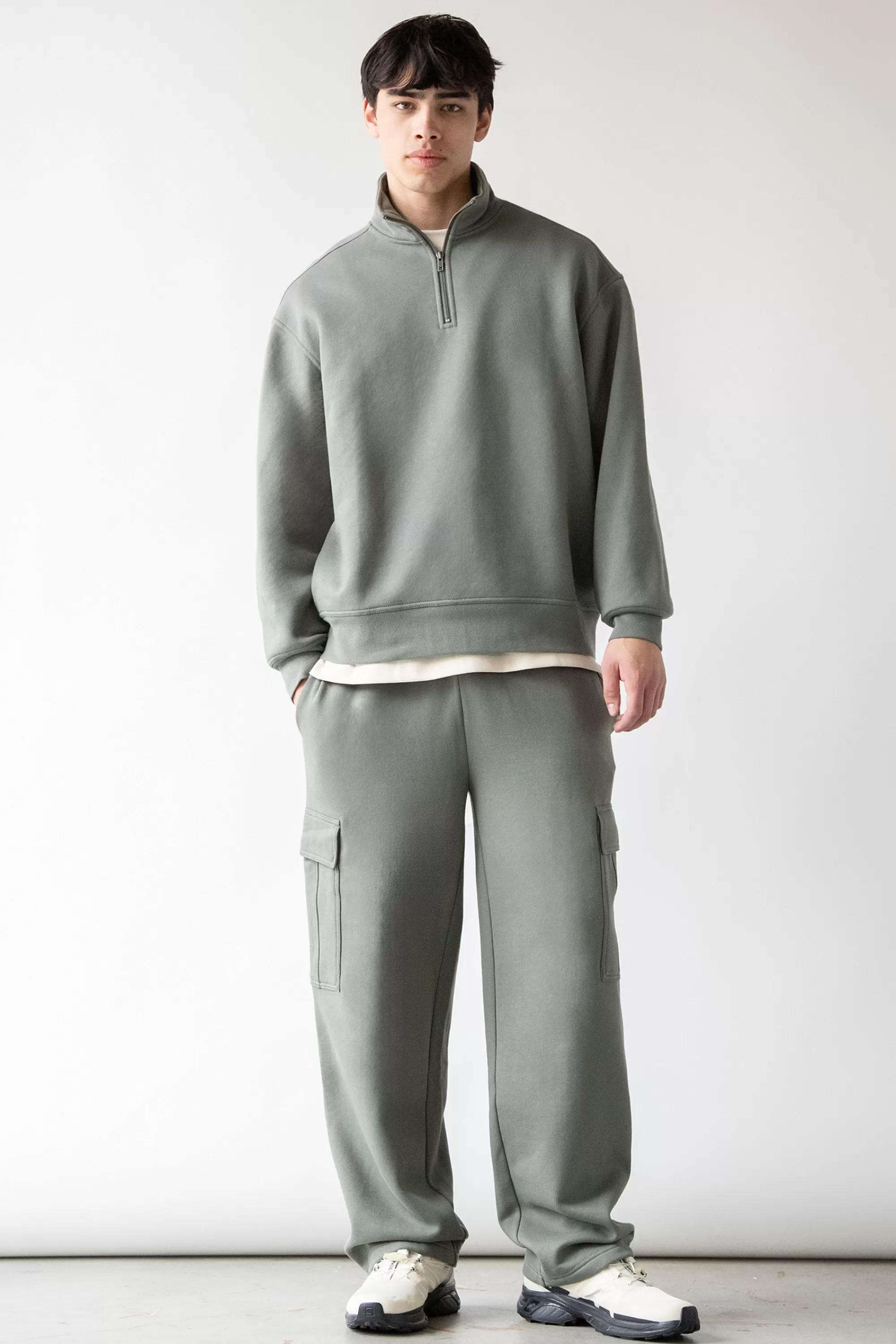 OAK + FORT STRAIGHT LEG CARGO SWEATPANTS | Pants