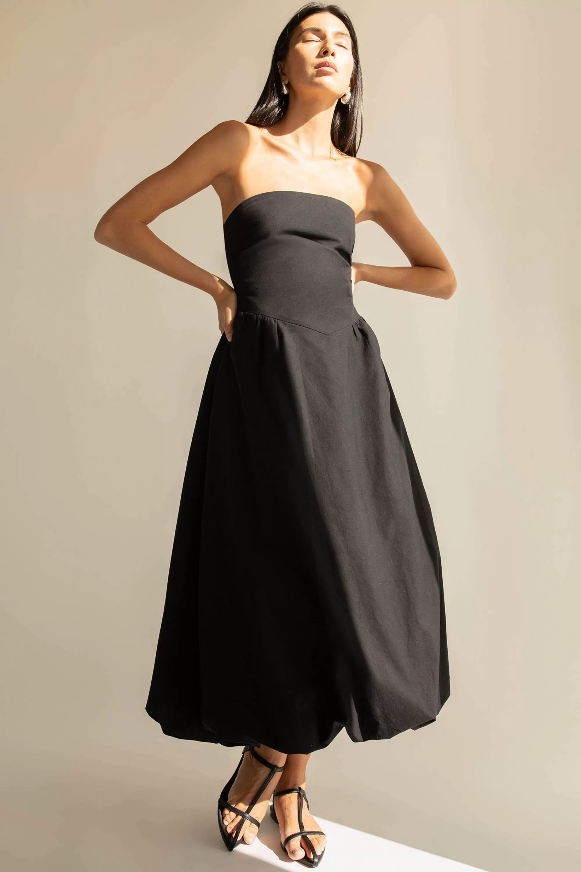 OAK + FORT STRAPLESS BUBBLE HEM DRESS | Women Dresses
