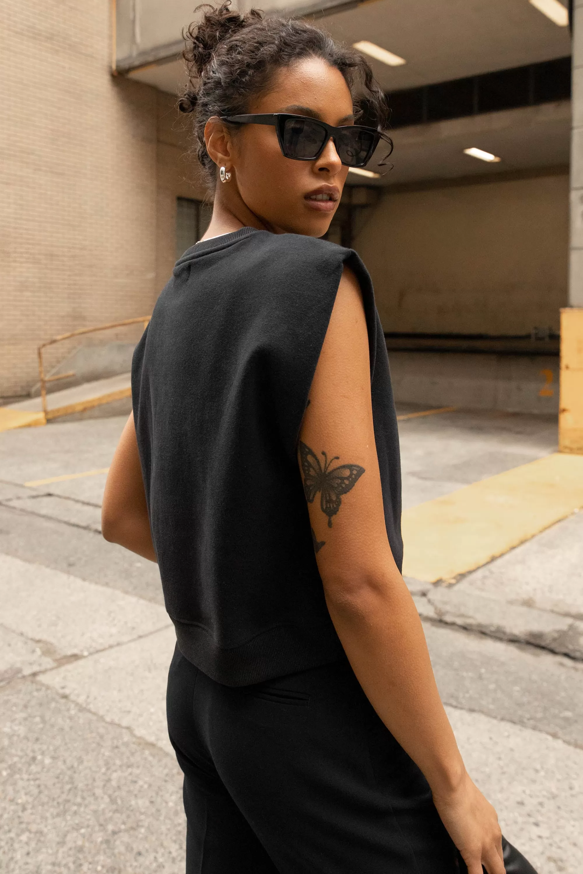 OAK + FORT STRUCTURED SHOULDER TANK | Women Tops