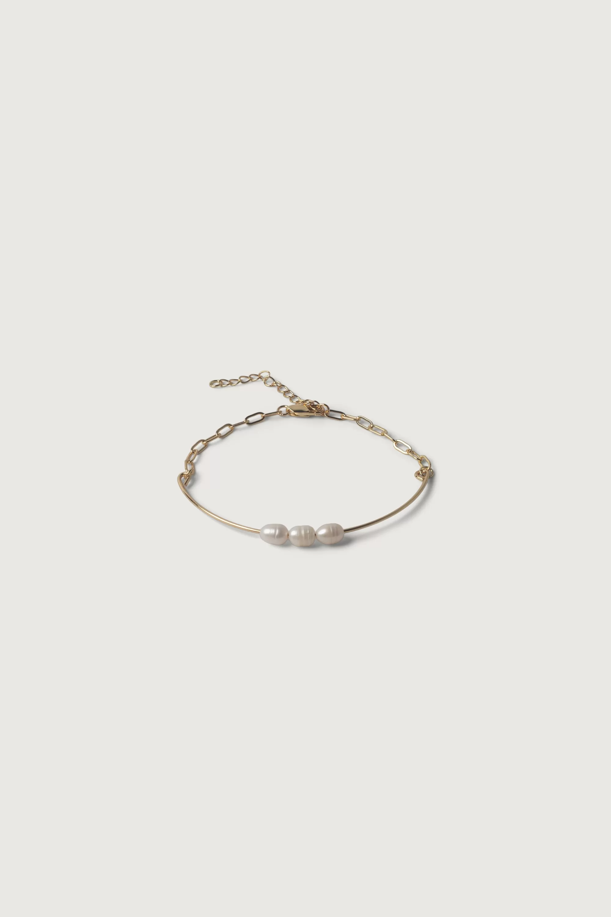 OAK + FORT THREE NATURAL PEARL BRACELET | Women Rings & Bracelets | Rings & Bracelets