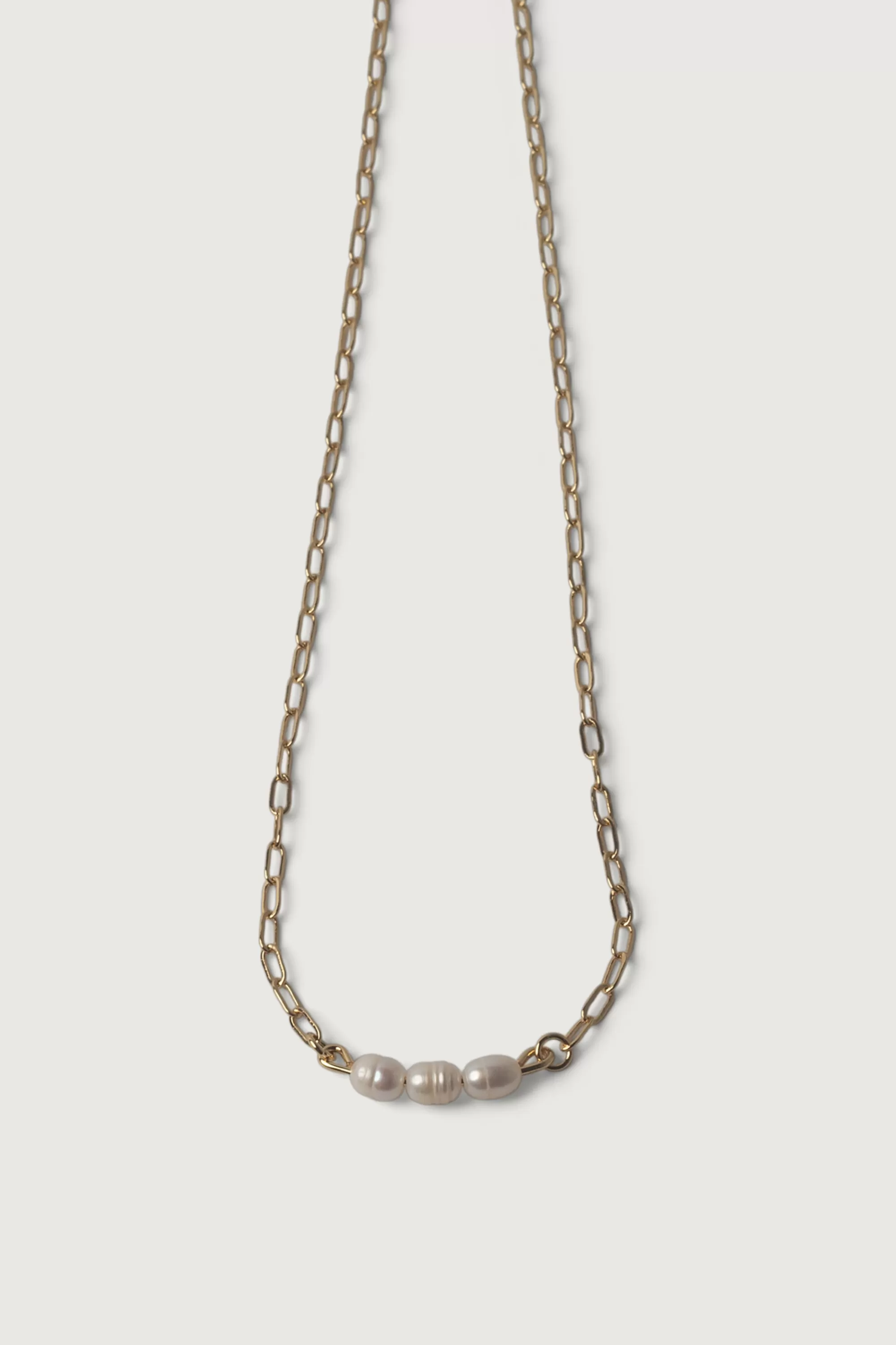 OAK + FORT THREE NATURAL PEARL NECKLACE | Women Necklaces | Necklaces