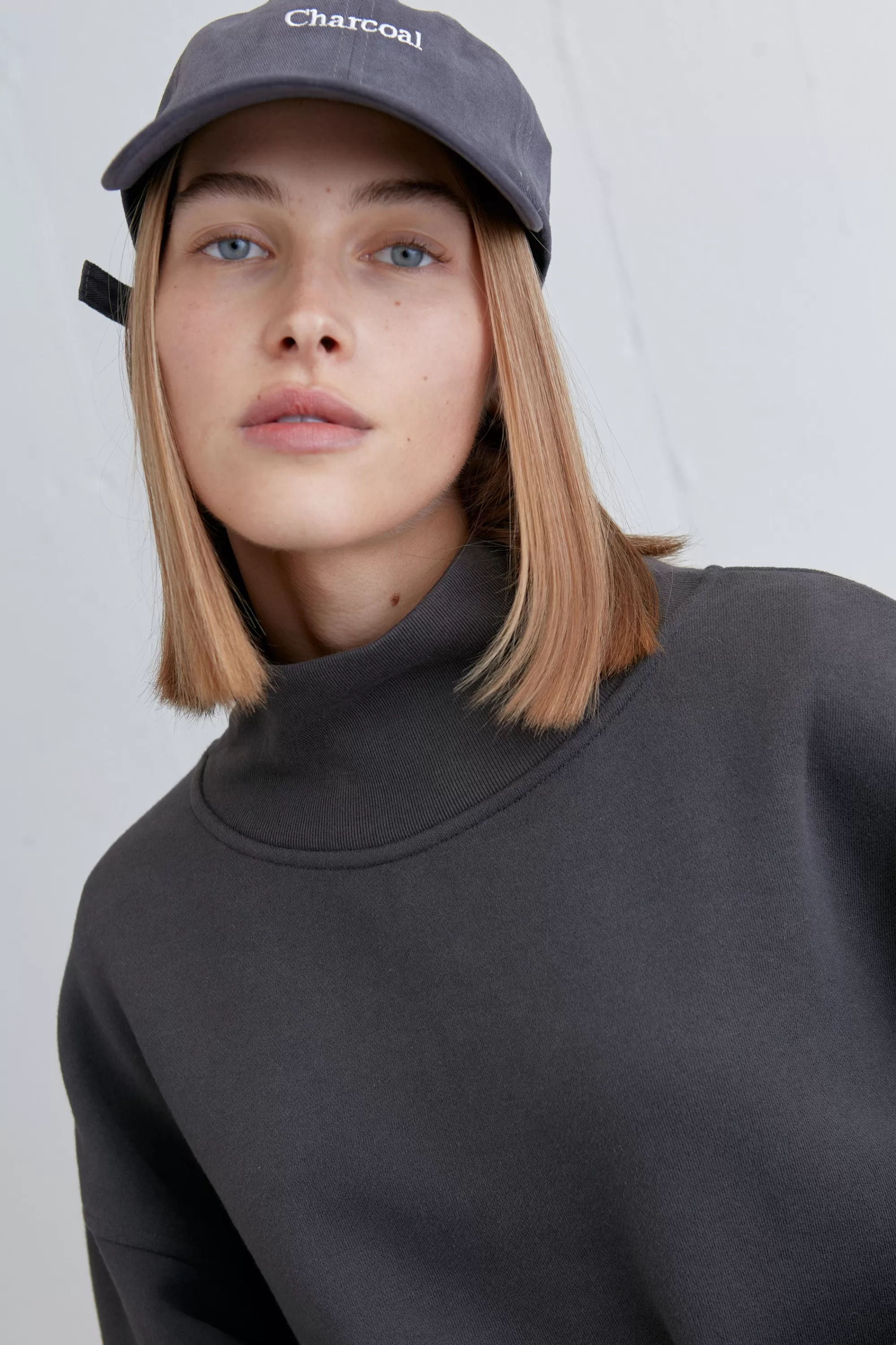 OAK + FORT TURTLENECK SWEATSHIRT | Women Tops