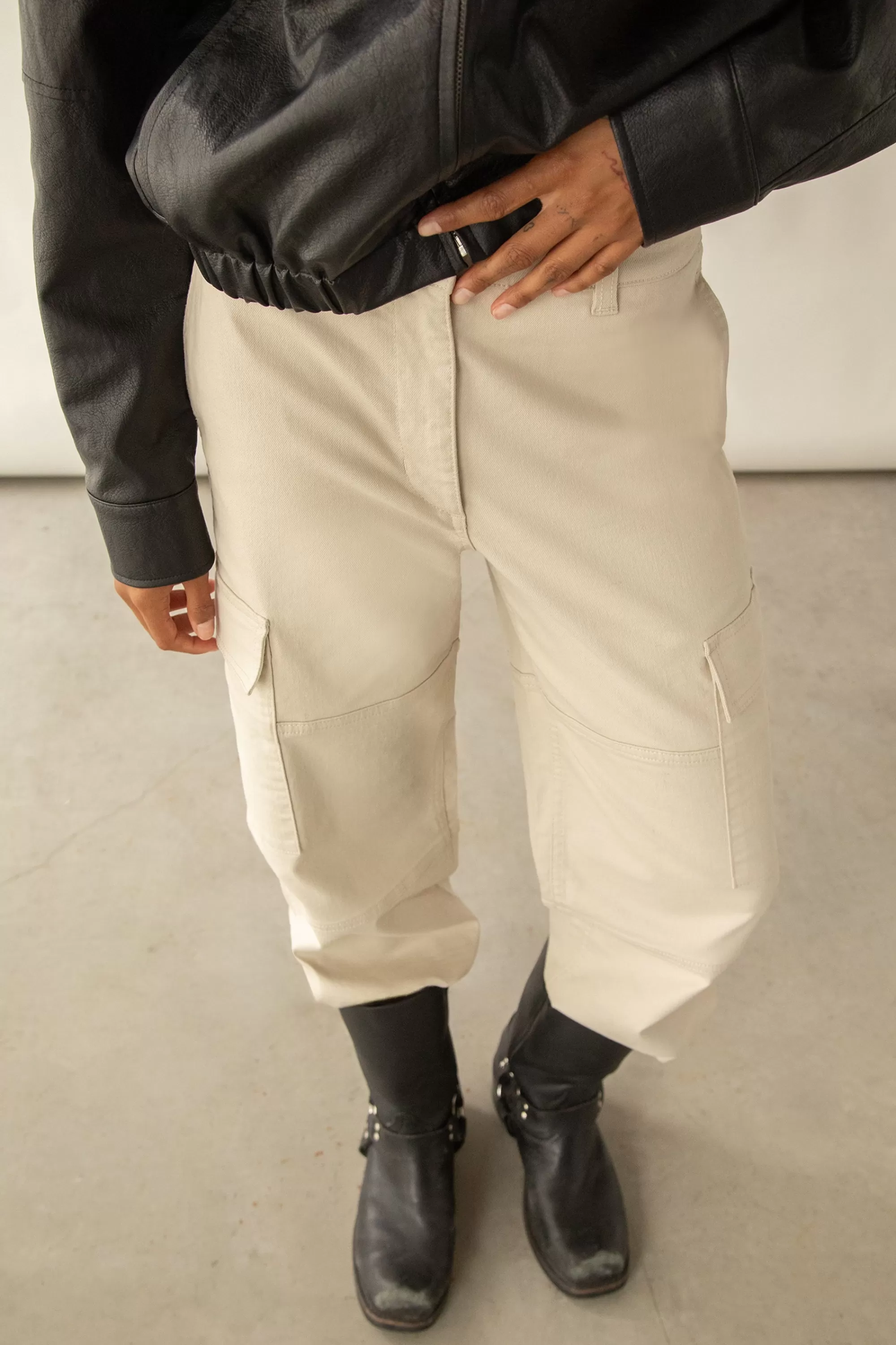 OAK + FORT TWILL WIDE LEG CARGO PANT WITH SHOCK CORD | Women Pants