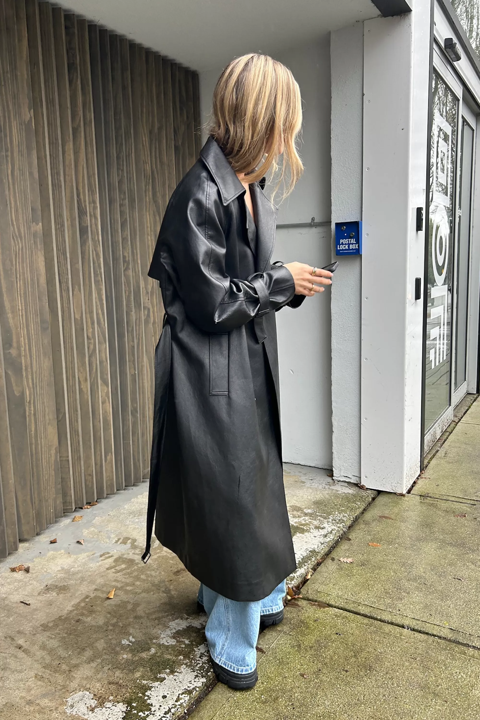 OAK + FORT VEGAN LEATHER TRENCH COAT | Women Coats & Jackets