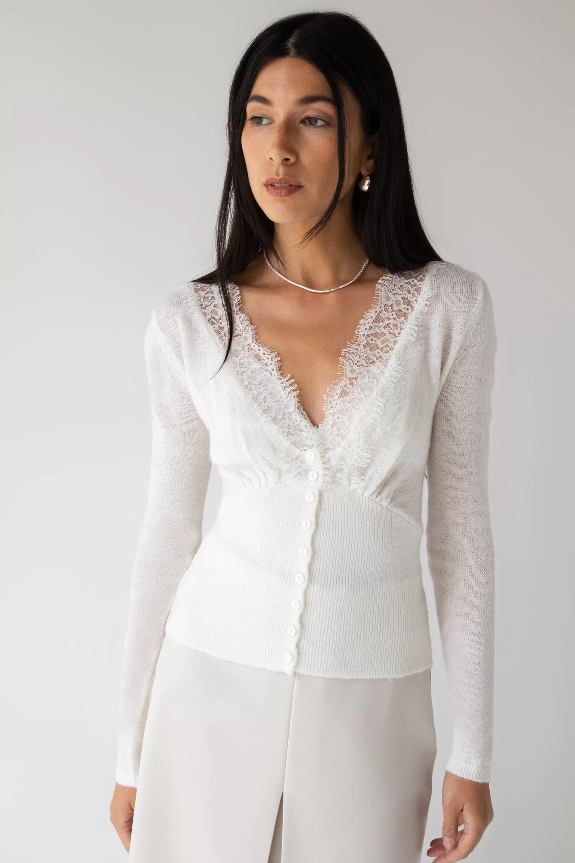 OAK + FORT V-NECK LACE TRIM BUTTON FRONT CARDIGAN | Women Sweaters & Cardigans